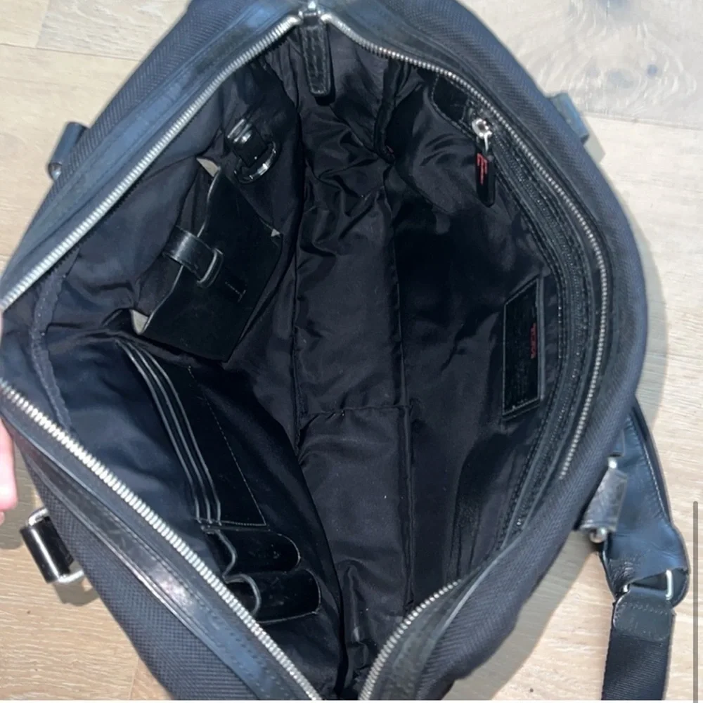 TUMI Townhouse Lonsdale Brief Case Black Men's Shoulder Bag Leather Travel Bag